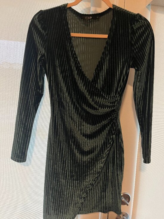 CBR Dresses & Skirts - CBR Deep Green Velvet Long Sleeve Dress S / US 4-6